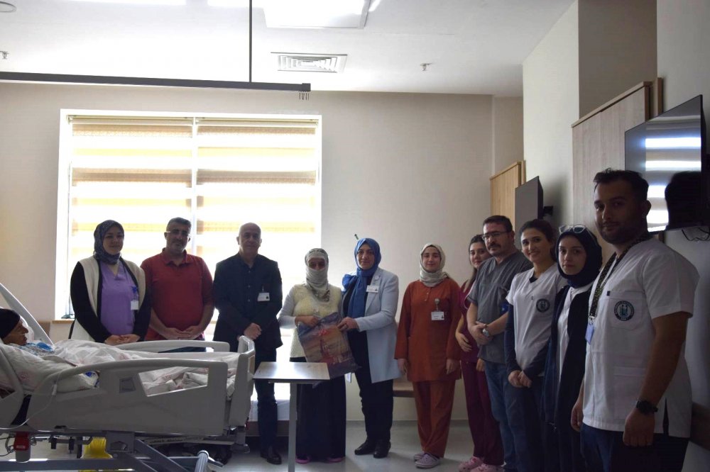 Bayburt Devlet Hastanesinde 1 Ekim Yaşlılar Günü’nde Duygusal ve Anlamlı Ziyaret