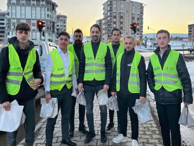 Bayburt AK Gençlikten “İftara 5 Kala” Etkinliği Devam Eiyor