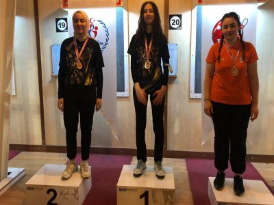 Bayburt Üniversitesi Sporcusu Hatice Sinem Şengül Dart Türkiye Şampiyonu