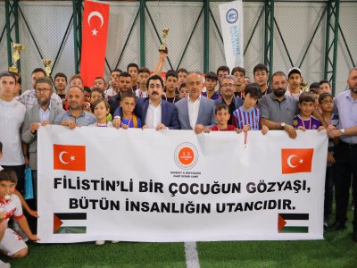 Filistinli Çocuklar Yaz Kur’an Kursları Futbol Turnuvasında Unutulmadı
