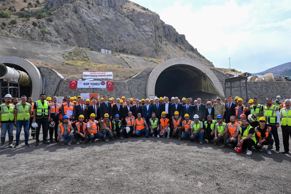 Ulaştırma ve Altyapı Bakanı Abdulkadir Uraloğlu Bayburt’ta