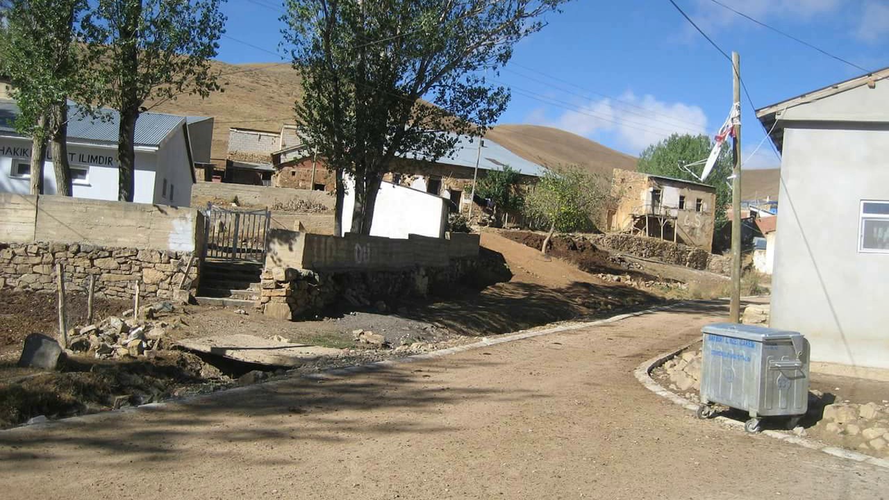 Dikmetaş Köyü (Aşağı Hayık)