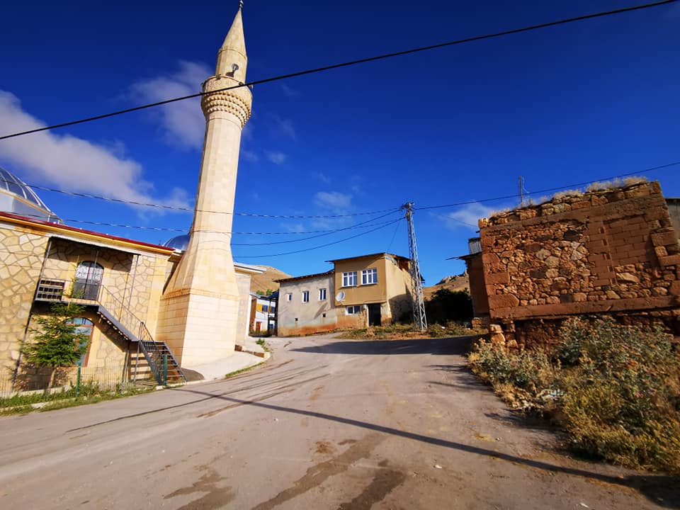 Kurbanpınar Köyü (Hopur)