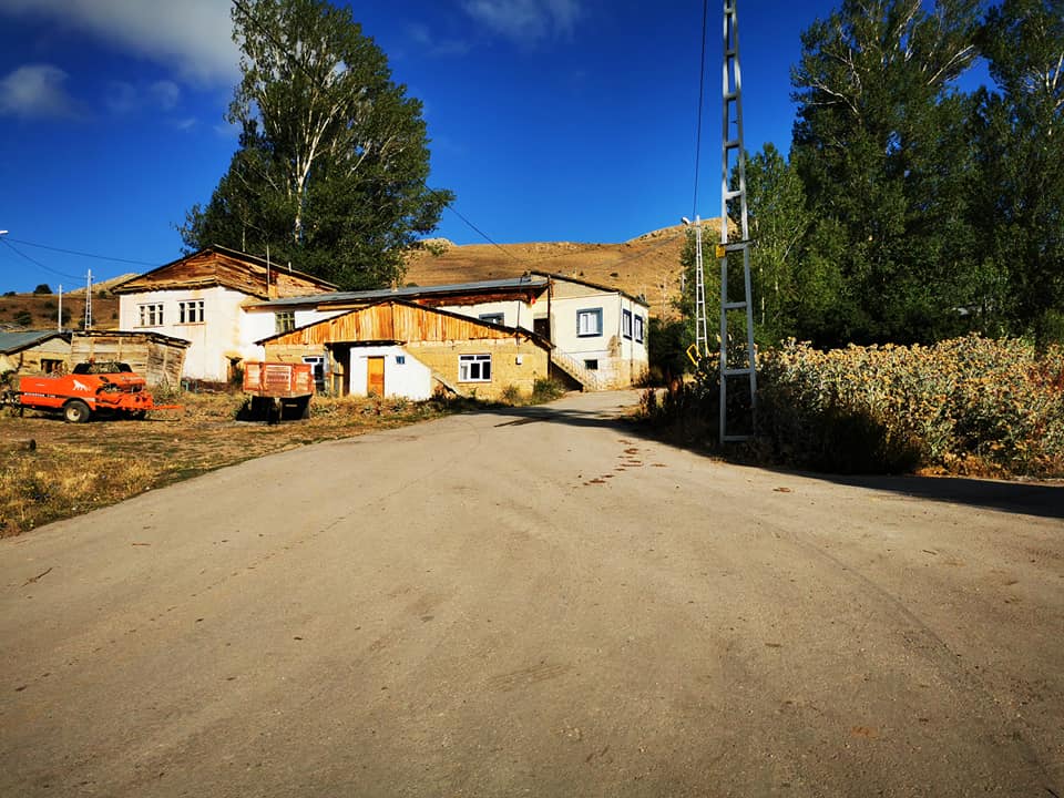 Kurbanpınar Köyü (Hopur)