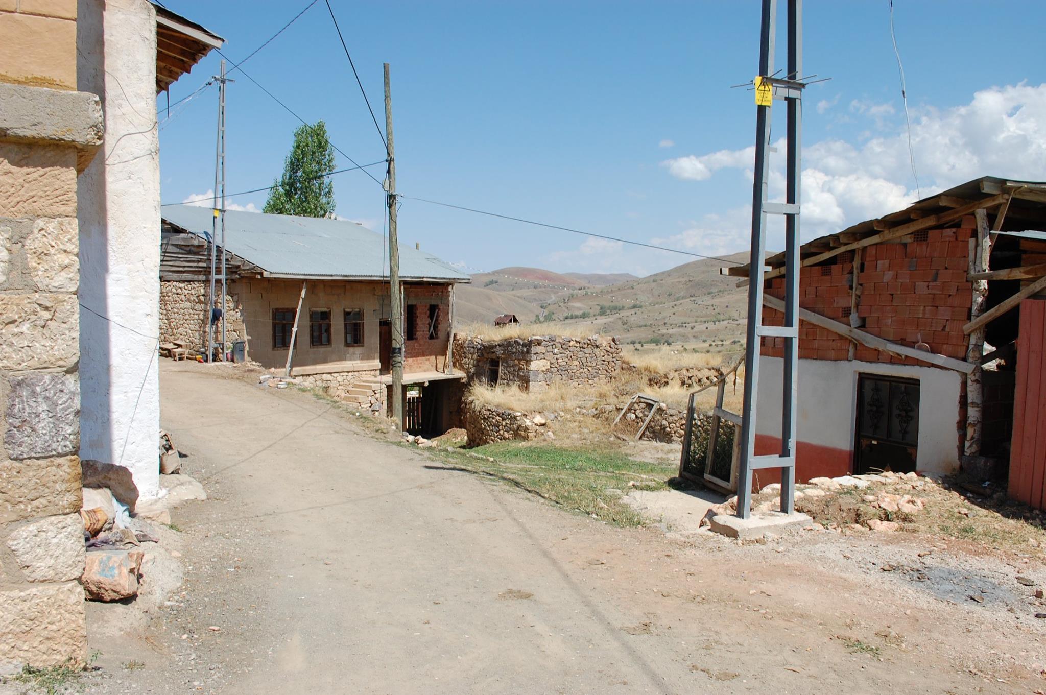 Kurbanpınar Köyü (Hopur)