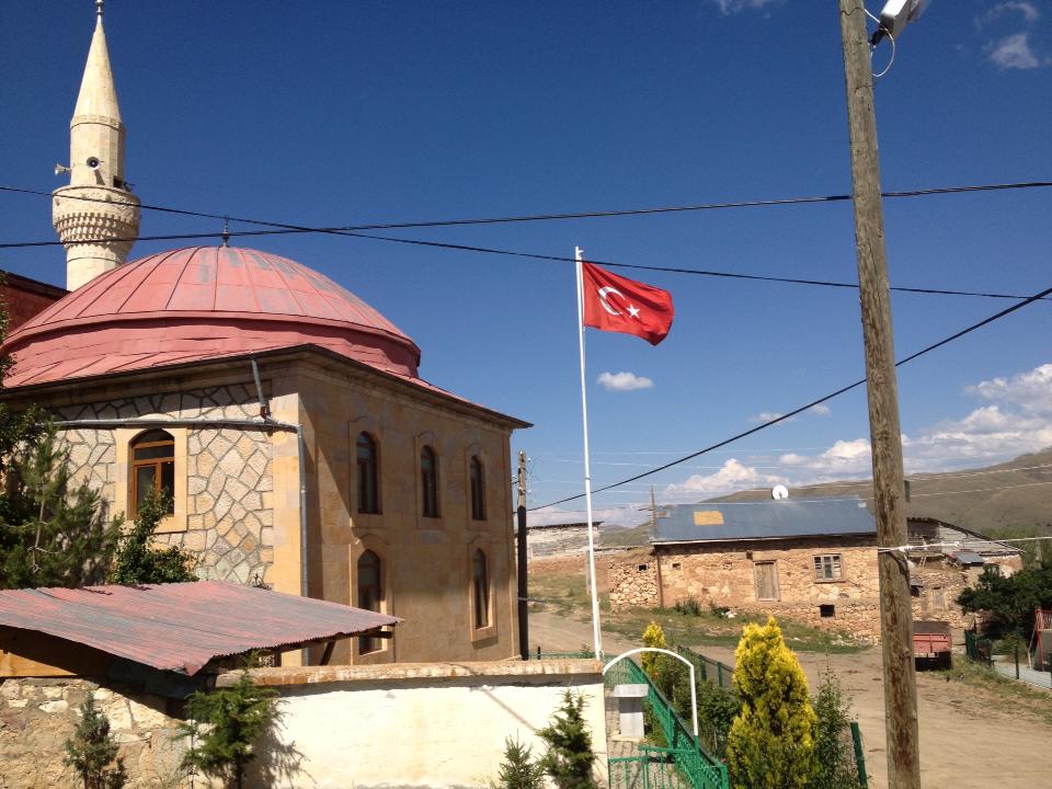 Kurbanpınar Köyü (Hopur)
