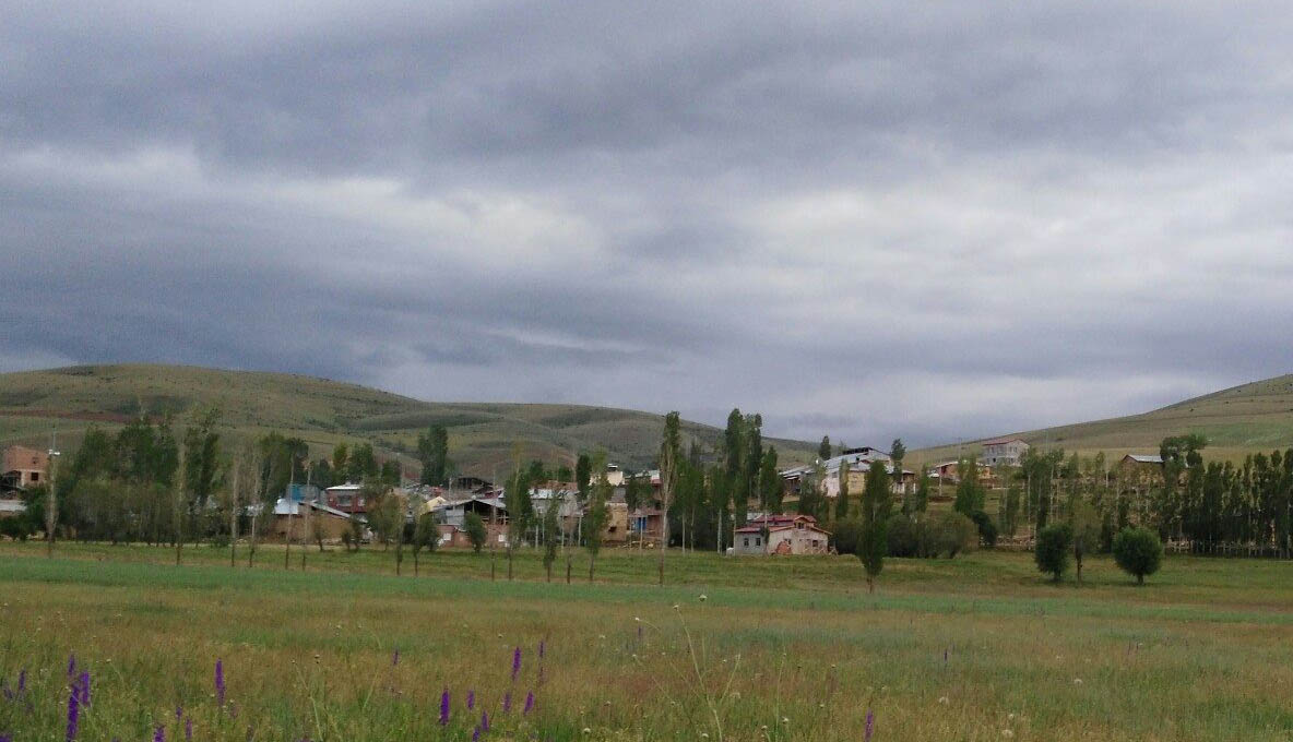 Mutlu Köyü (Varıjna)