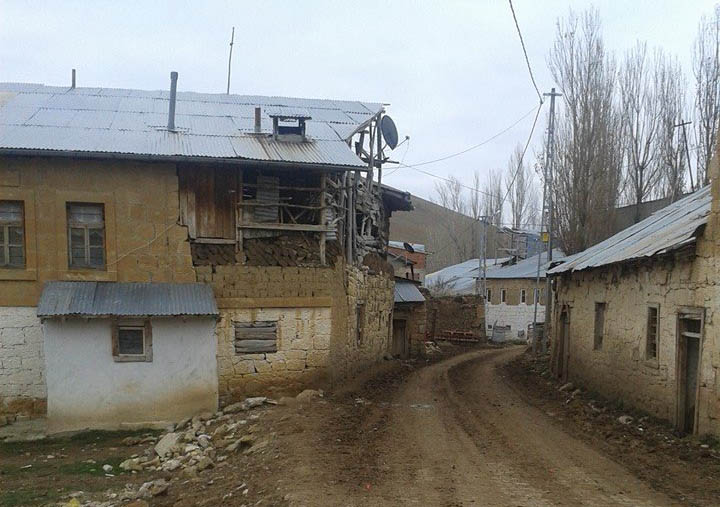 Mutlu Köyü (Varıjna)