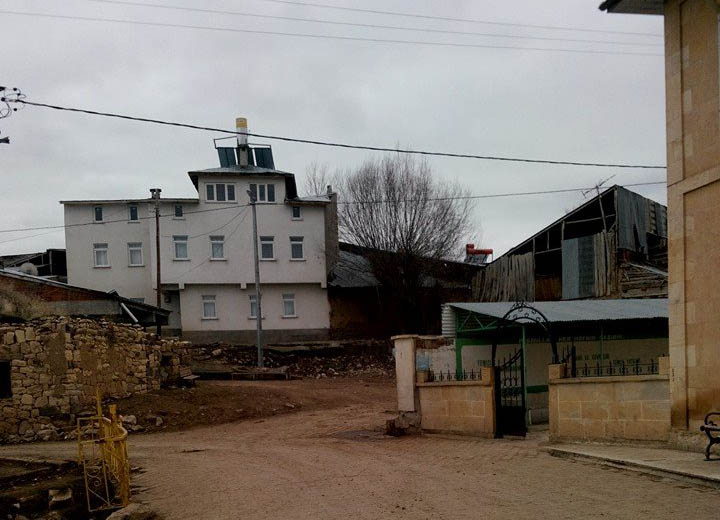 Mutlu Köyü (Varıjna)