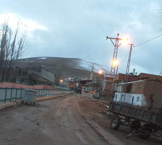 Mutlu Köyü (Varıjna)
