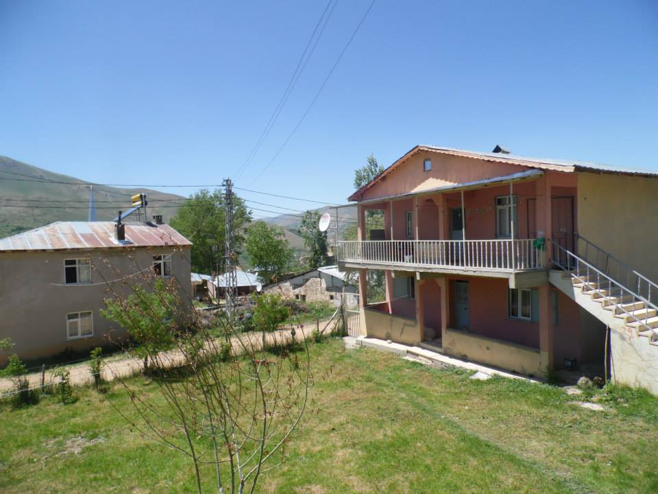 Petekkaya Köyü (Munut)
