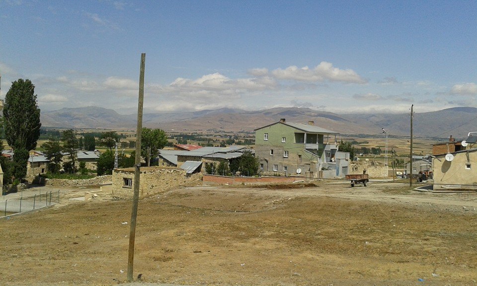 Taşkesen Köyü (Hınzeverek)