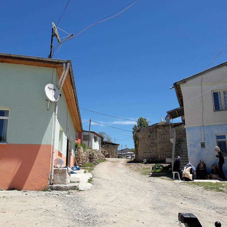 Taşkesen Köyü (Hınzeverek)