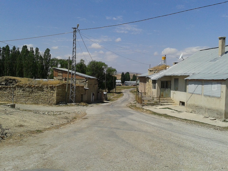 Taşkesen Köyü (Hınzeverek)