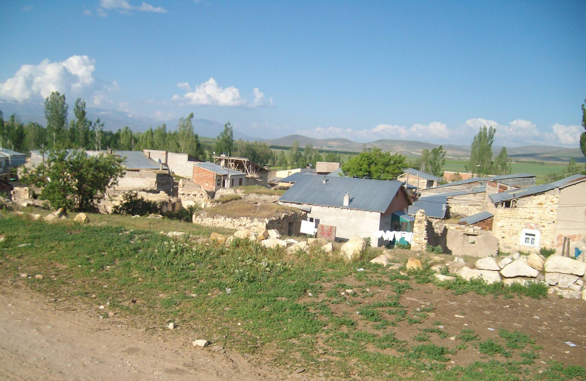 Uğrak Köyü (Varzahan)