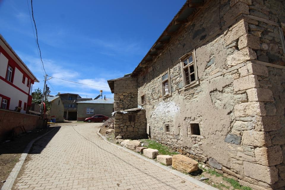 Yazıbaşı Köyü (Aşağı Loru)