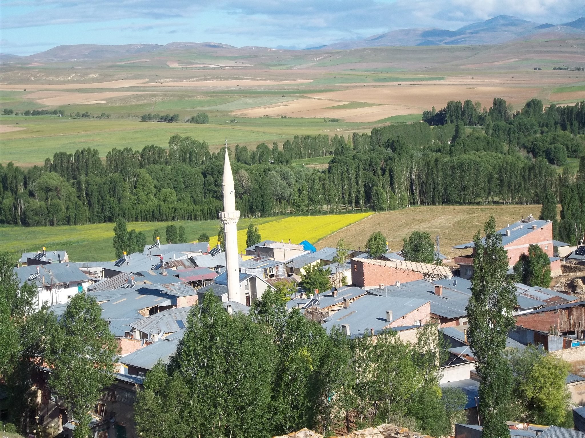 Yolaltı Köyü (Zahzık)