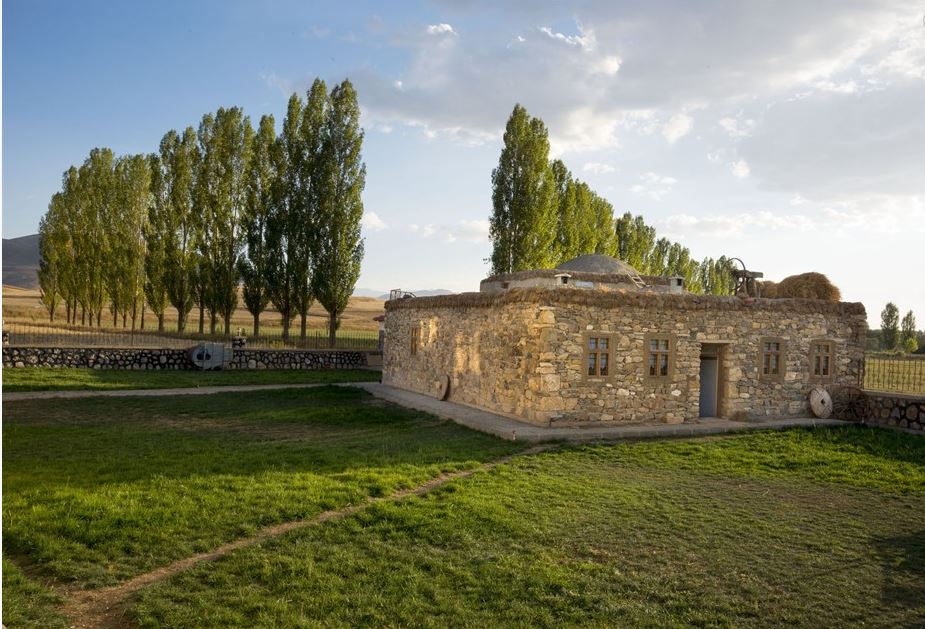 Beşpınar Köyü (Yukarı Loru)
