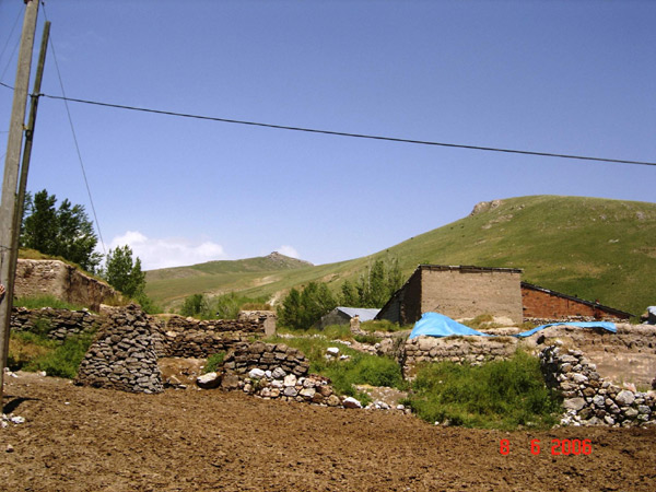 Bayrampaşa Köyü (Hığnı)