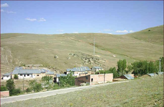 Çatalçeşme Köyü (Yukarı Hınzeverek)