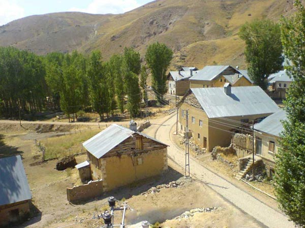 Pamuktaş Köyü (Ermene)