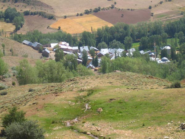 Pınargözü Köyü (Kilhos)