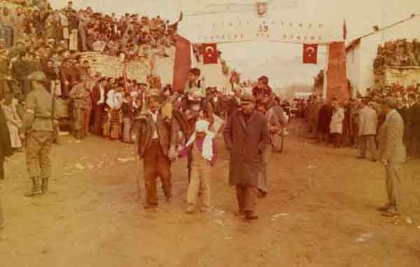 Yukarı Kırzı Köyü (Yukarı Kırzı)