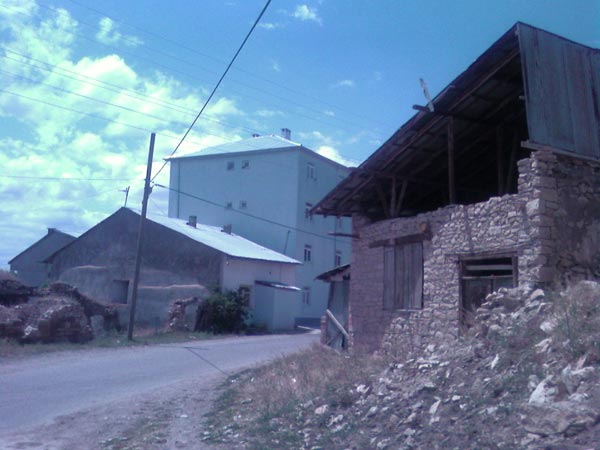 Yukarı Kırzı Köyü (Yukarı Kırzı)