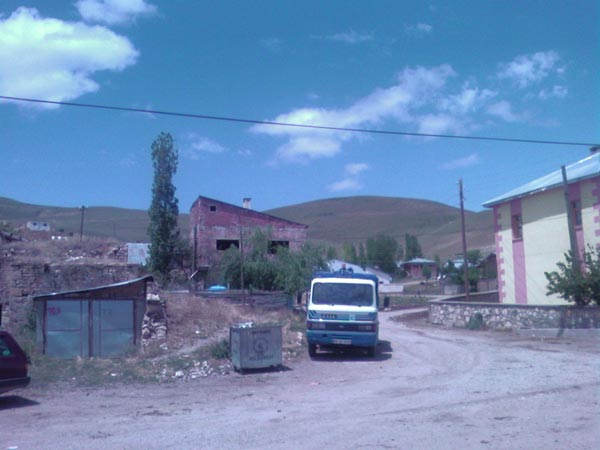 Yukarı Kırzı Köyü (Yukarı Kırzı)